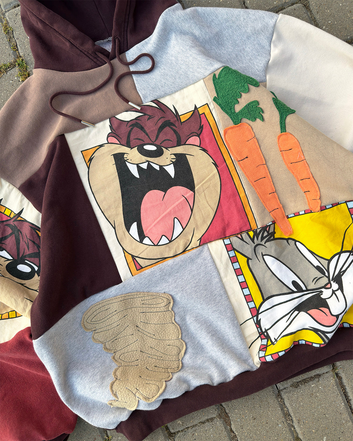 'TAZ & BUNNY' PATCHWORK HOODIE (L)