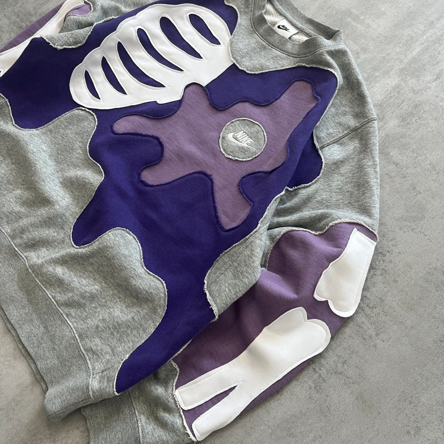 'BONES' SWEATSHIRT (M)