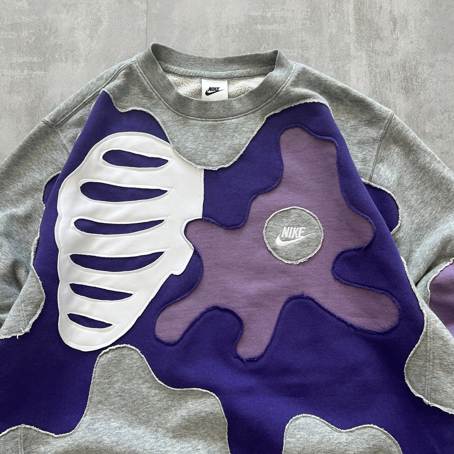 'BONES' SWEATSHIRT (M)