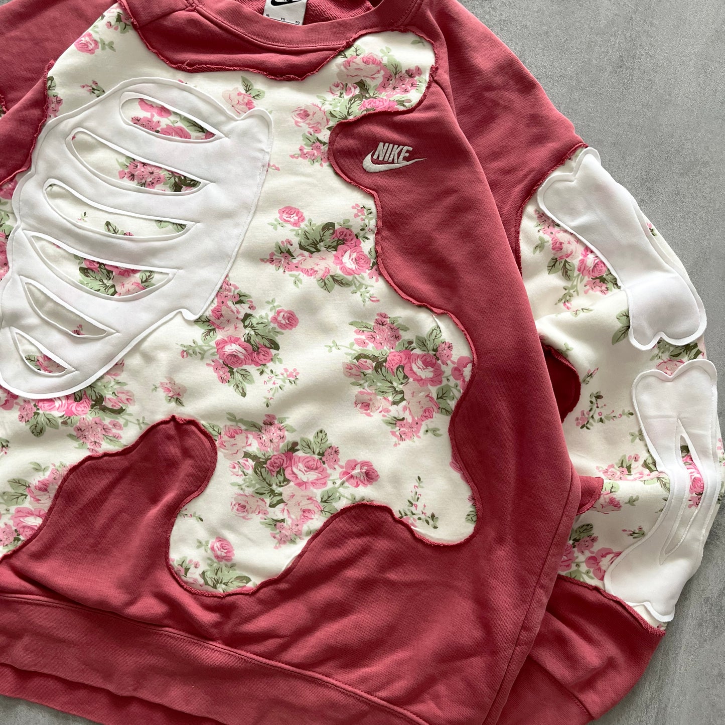 'FLORAL BONES' SWEATSHIRT (w XL)