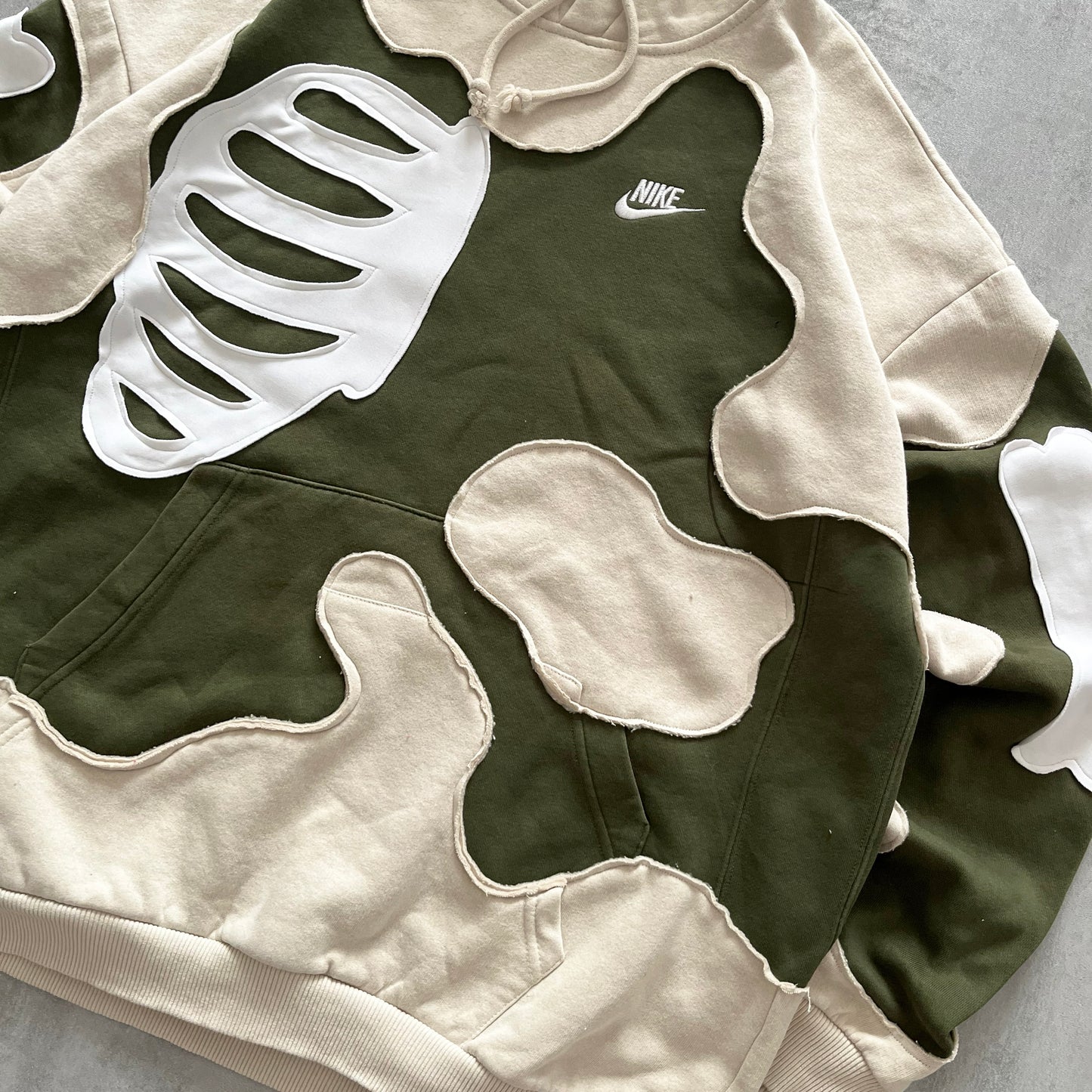 'ENERGY FLOWS' HOODIE (L)