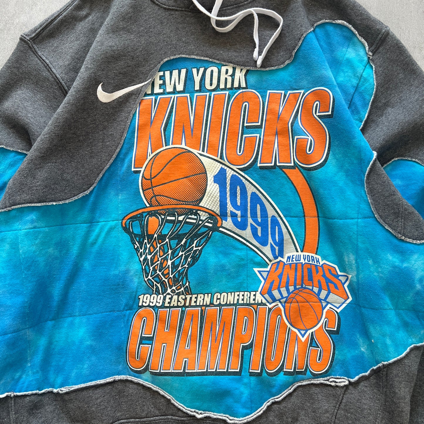 'CHAMPIONS' HOODIE (M)