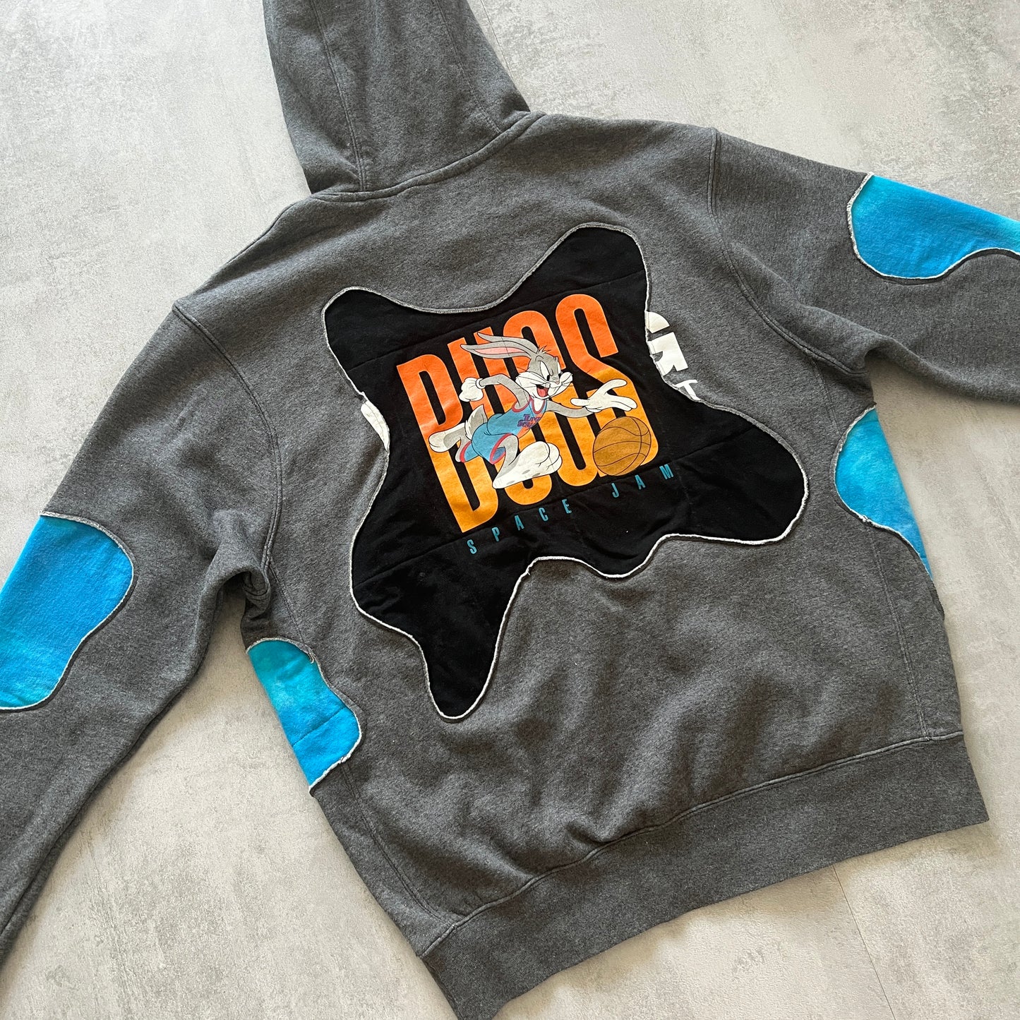 'CHAMPIONS' HOODIE (M)