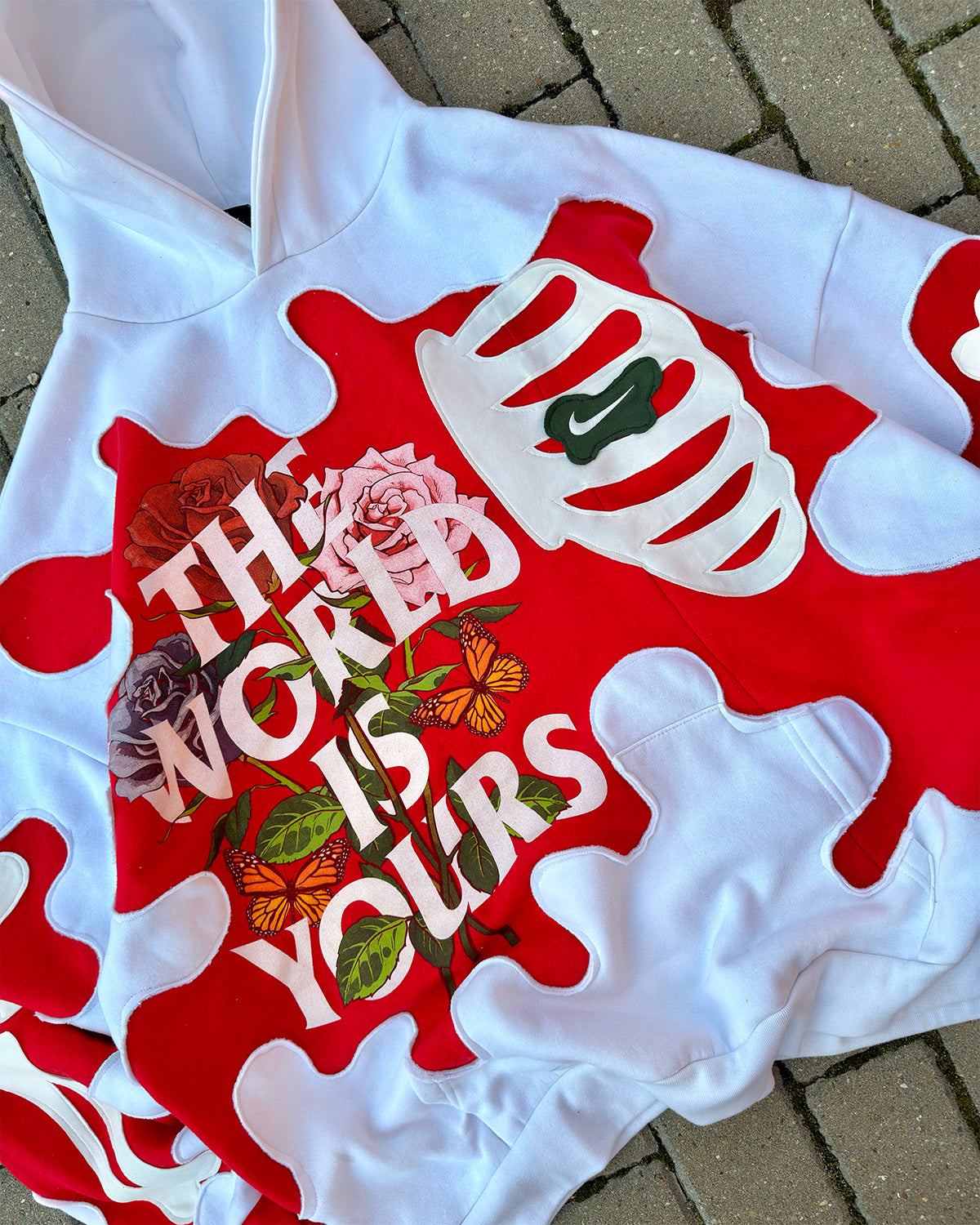 'THE WORLD IS YOURS' HOODIE (XXL)
