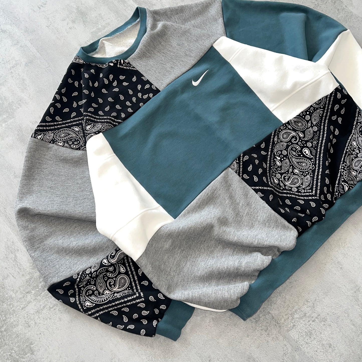 'PATCHWORK' SWEATSHIRT (XL)