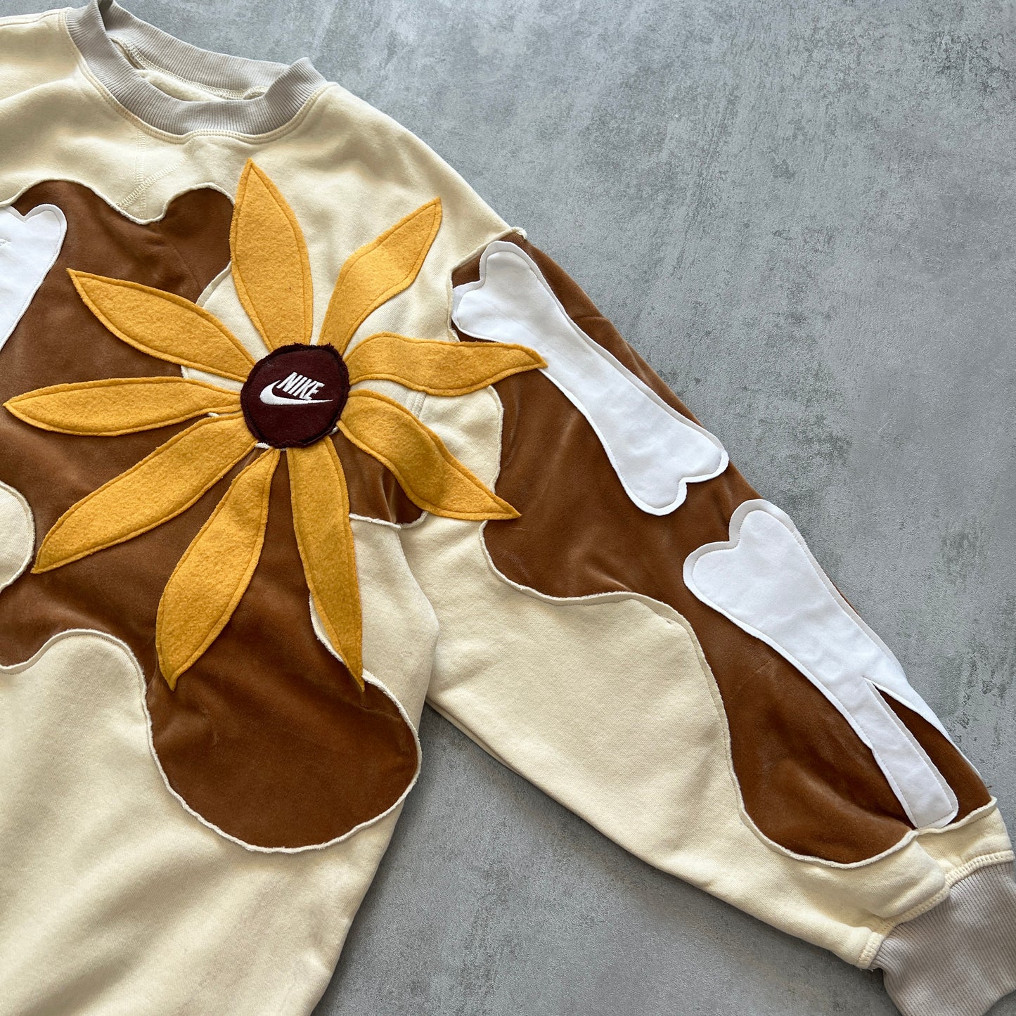 'SUNFLOWERS' SWEATSHIRT (w L)
