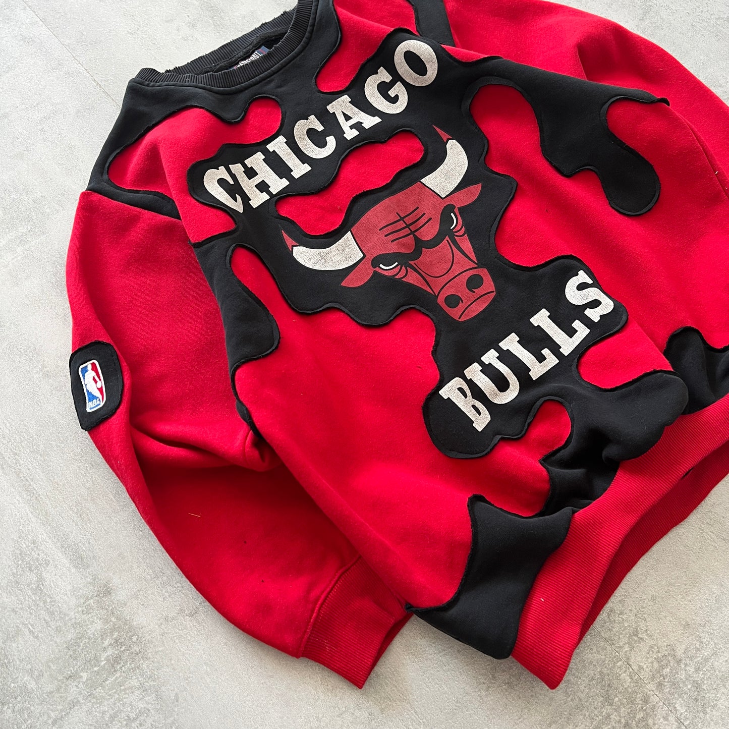 'BULLS' DISTRESSED VINTAGE SWEATSHIRT (w S)