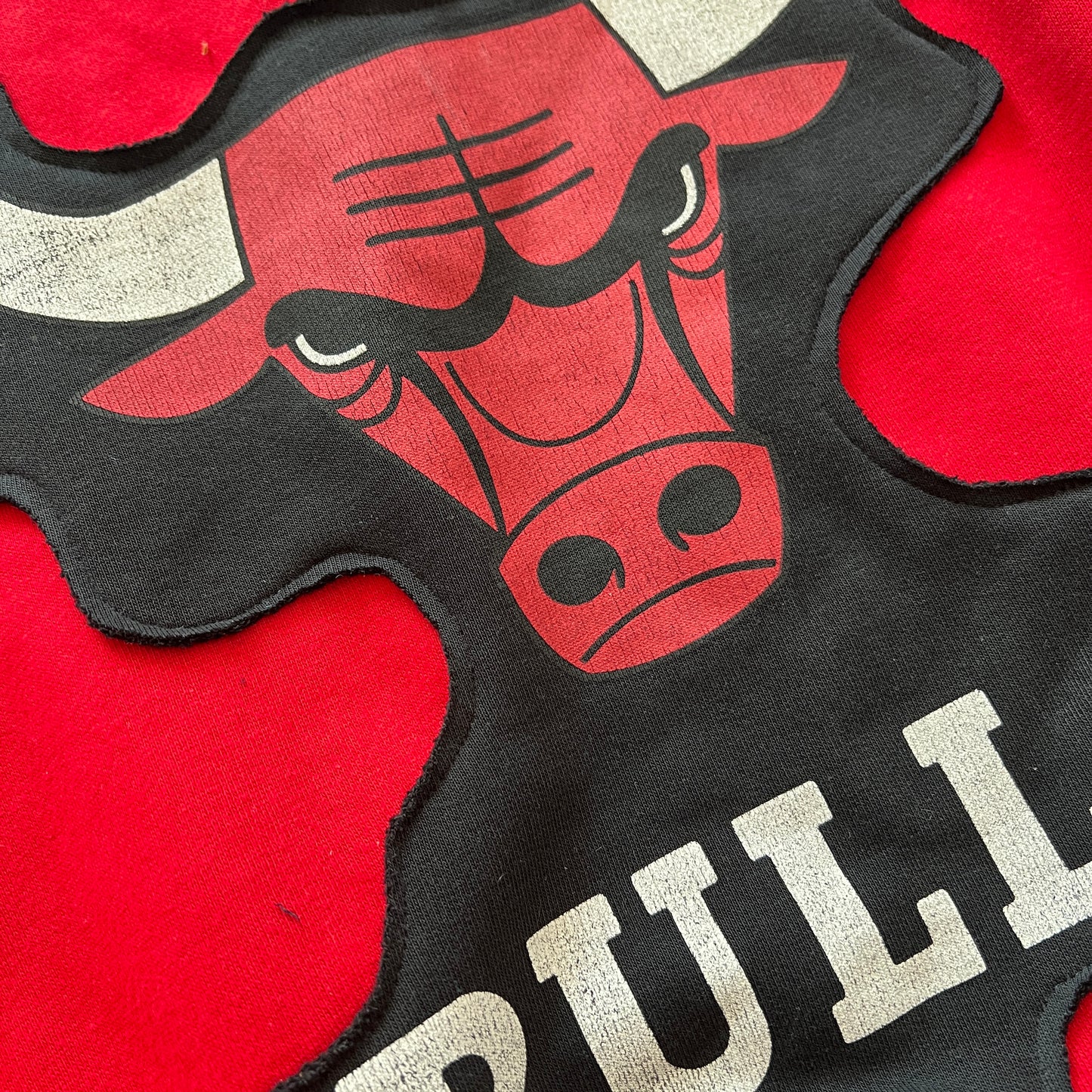 'BULLS' DISTRESSED VINTAGE SWEATSHIRT (w S)