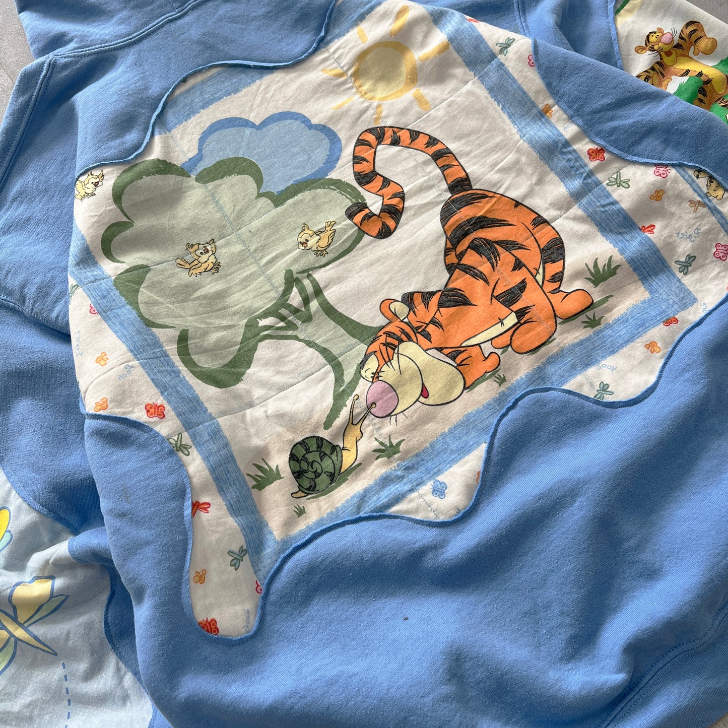 'FRIENDS FOREVER' HOODIE (XL)