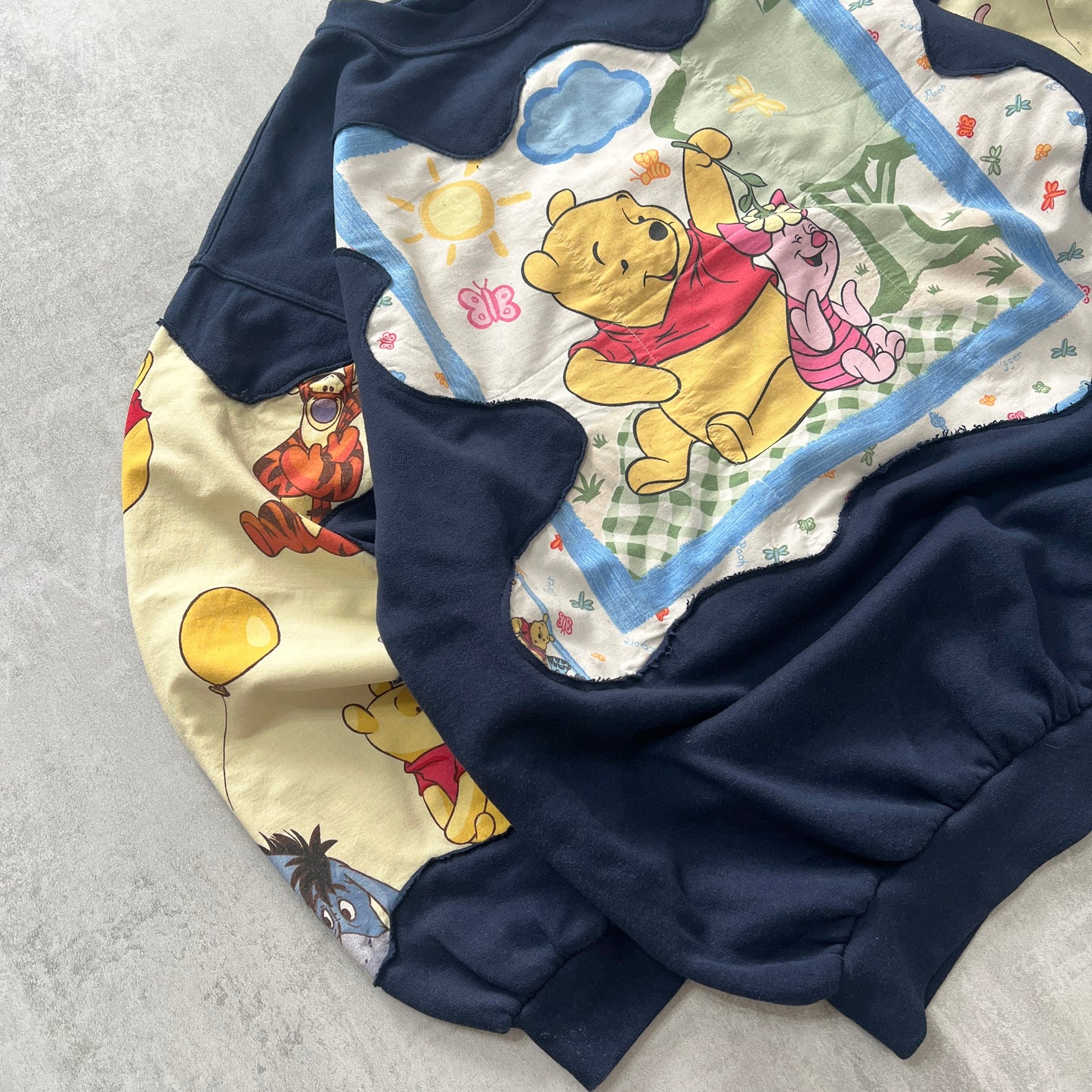 'FRIENDS FOREVER' SWEATSHIRT (XXL)