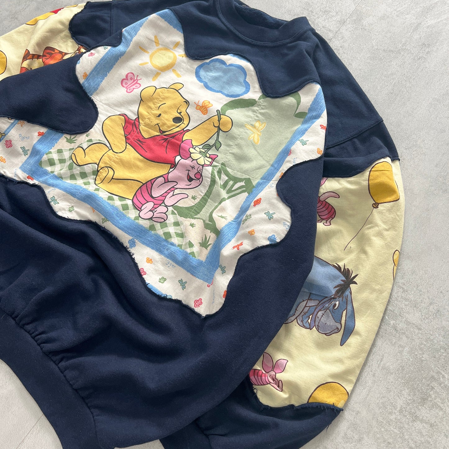 'FRIENDS FOREVER' SWEATSHIRT (XXL)
