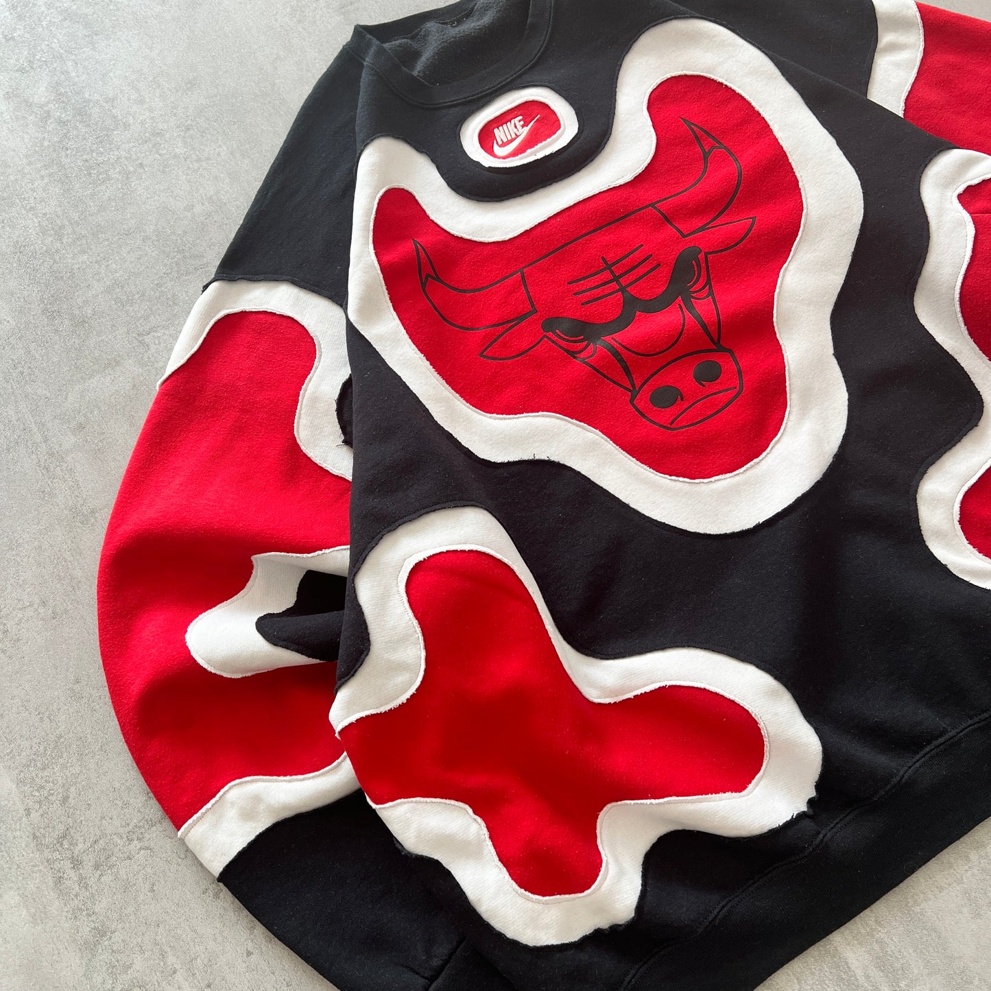 'BULLS' SWEATSHIRT (3XL)