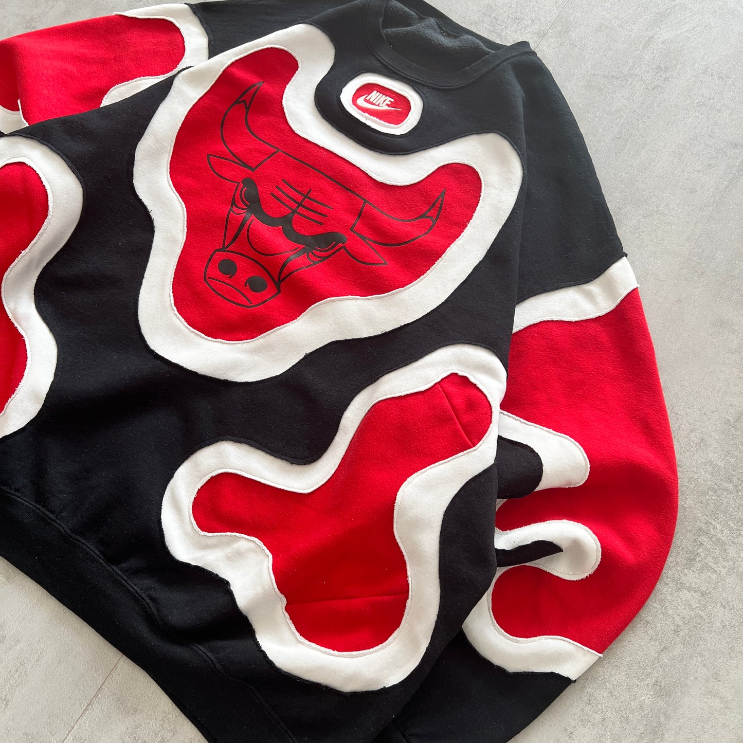'BULLS' SWEATSHIRT (3XL)