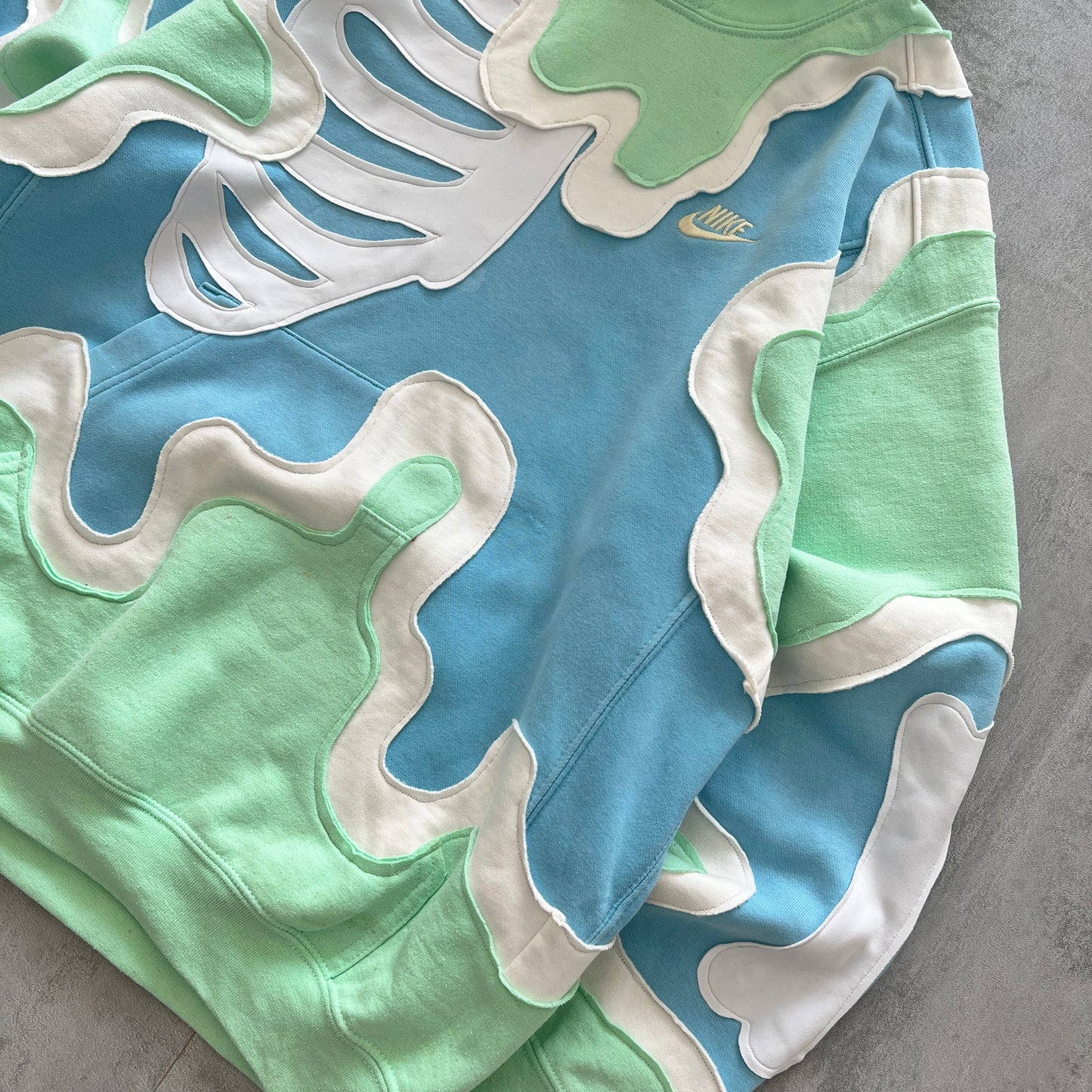 'BONES' HOODIE (L)
