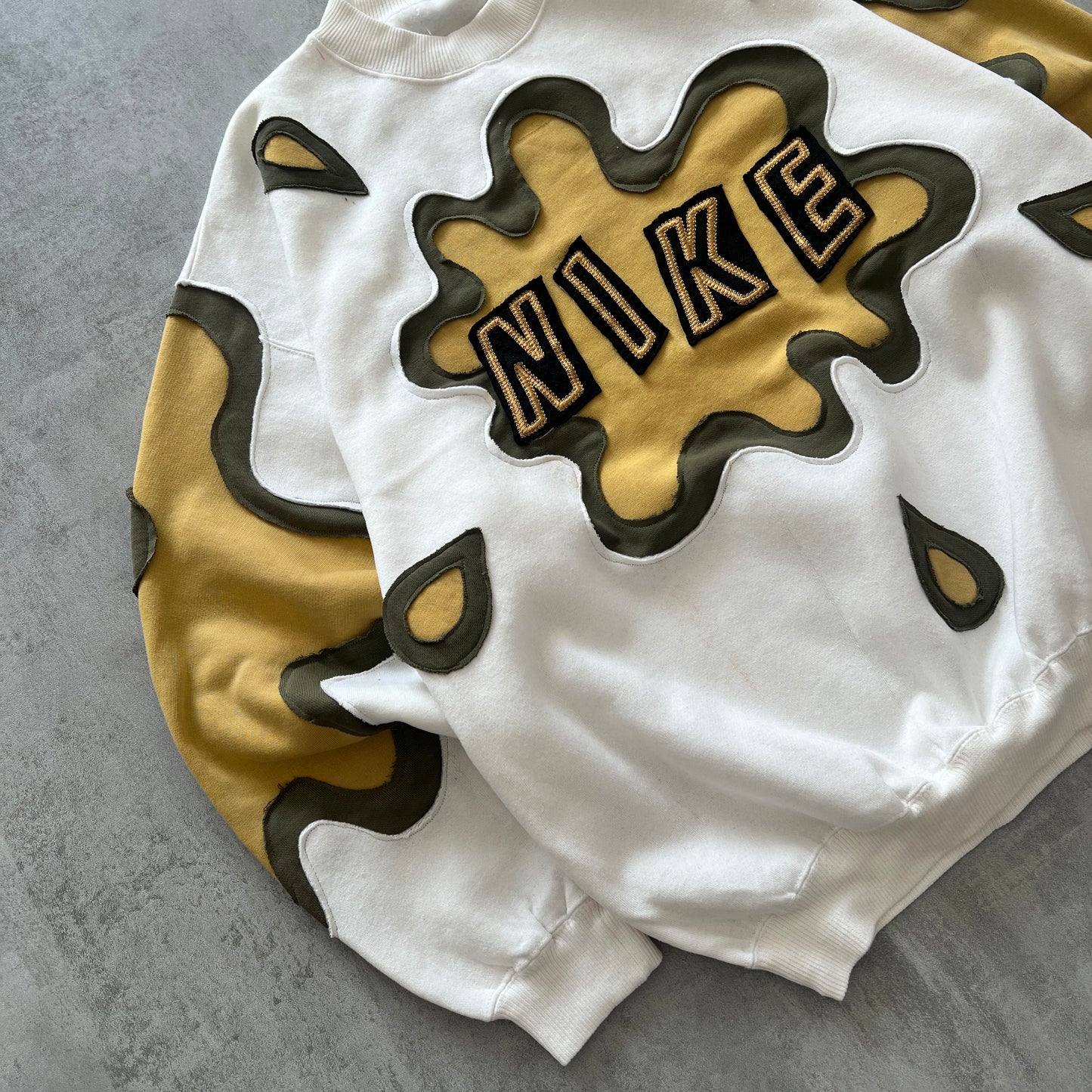 'SPLASH' SWEATSHIRT (XL)