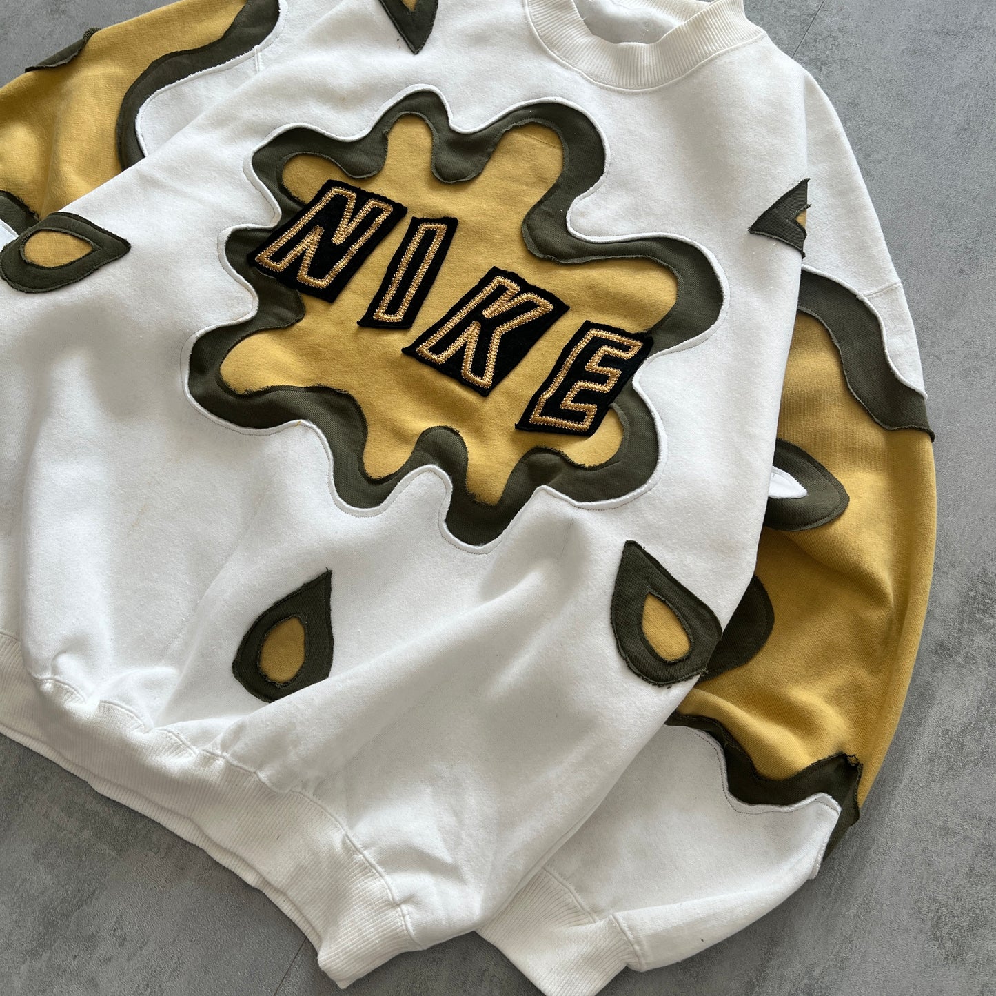 'SPLASH' SWEATSHIRT (XL)