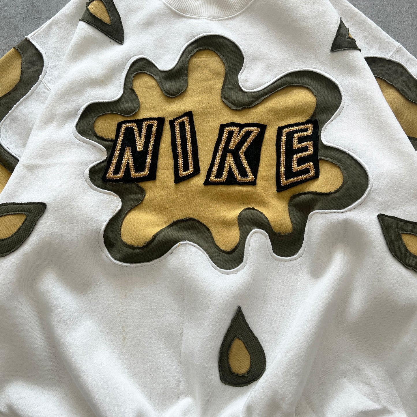 'SPLASH' SWEATSHIRT (XL)