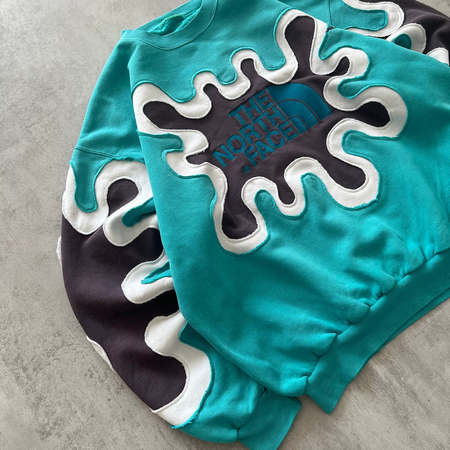 'SPLASH' SWEATSHIRT (L)