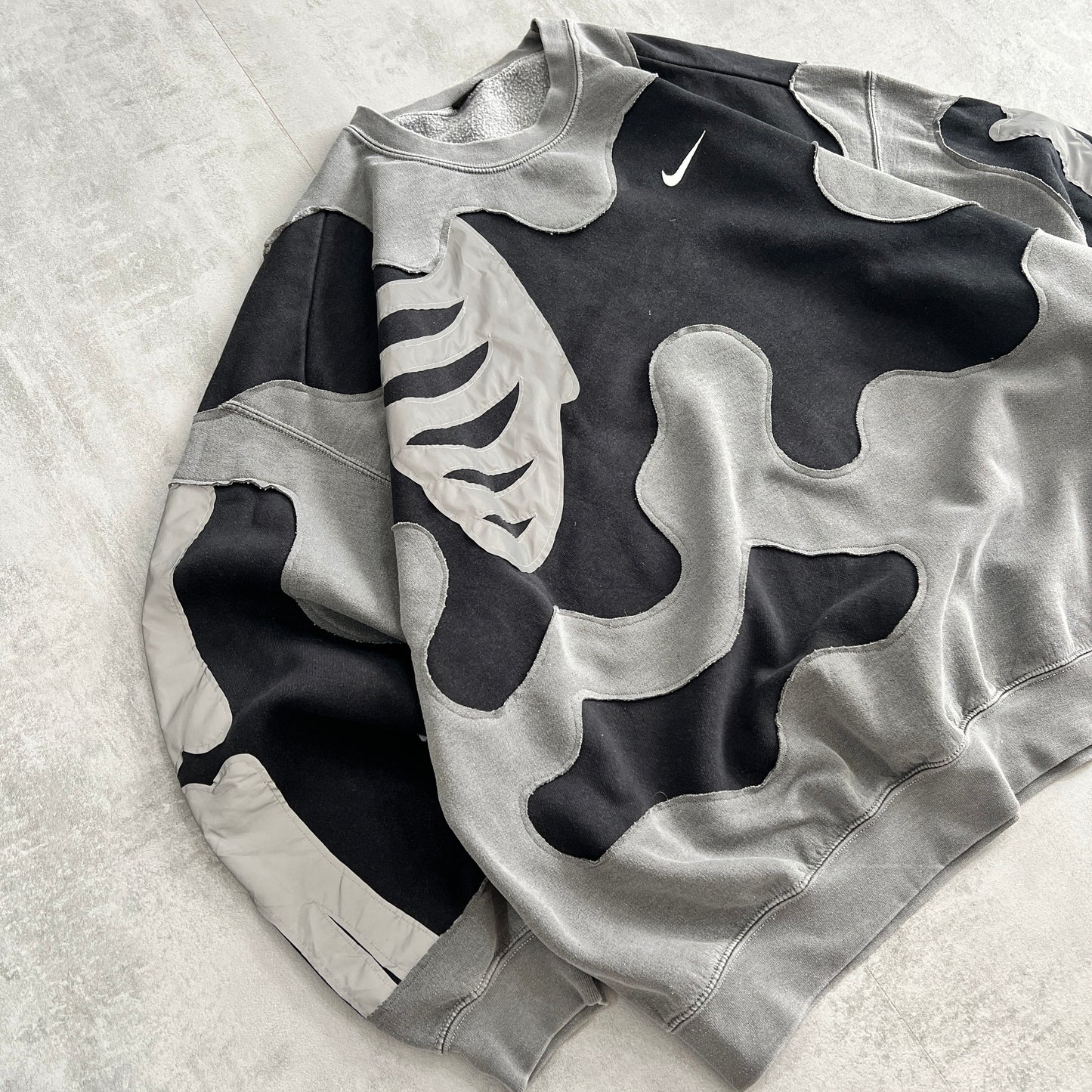 'BONES' REFLECTIVE SWEATSHIRT (XL)