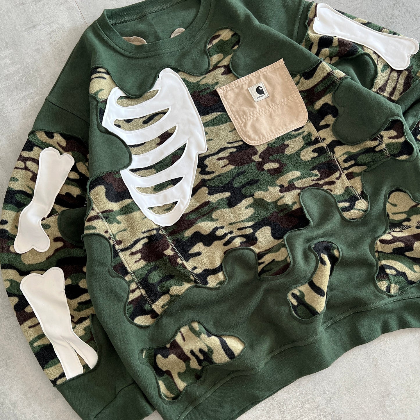 'CAMO' SWEATSHIRT (XL)