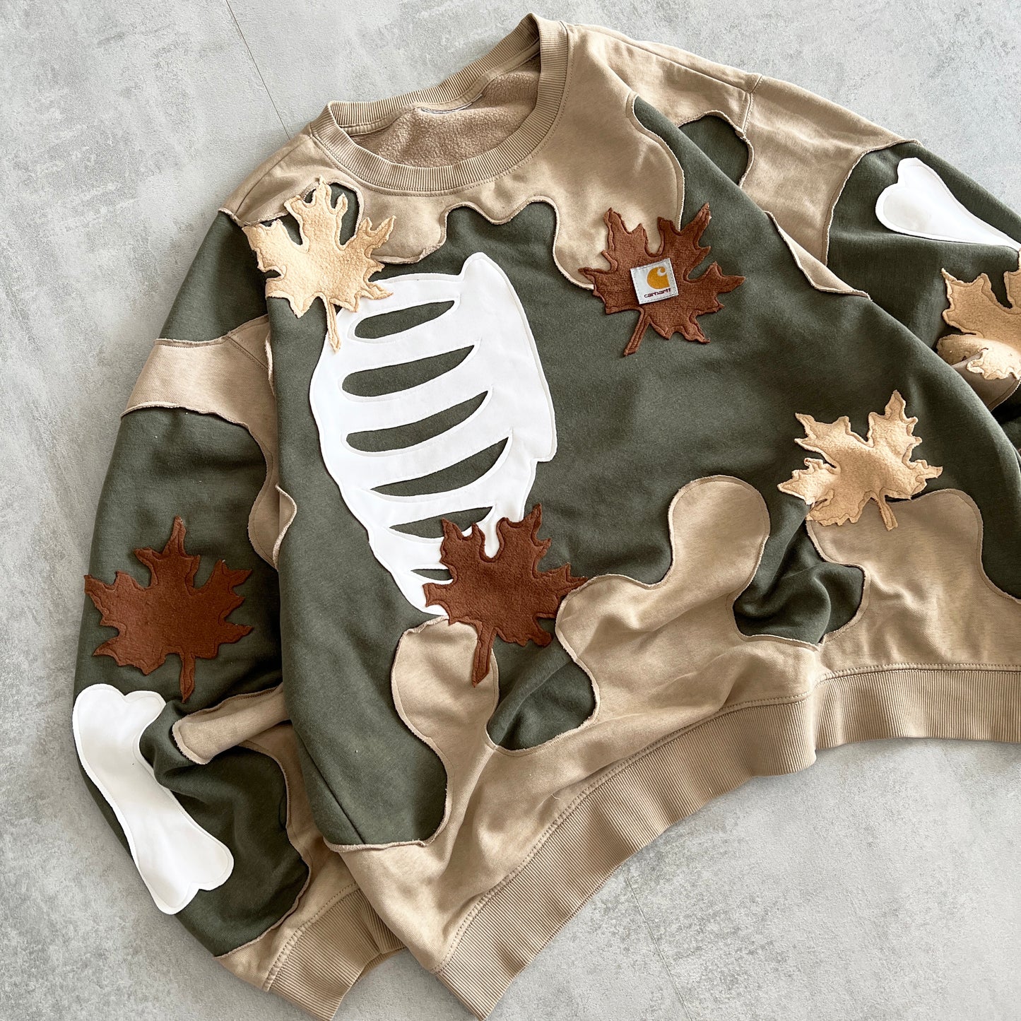 'LEAVES' SWEATSHIRT (XL)