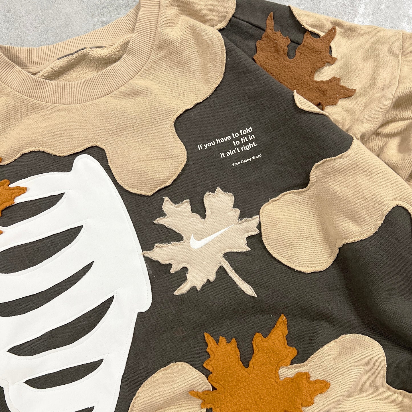 'LEAVES' SWEATSHIRT (XXL)