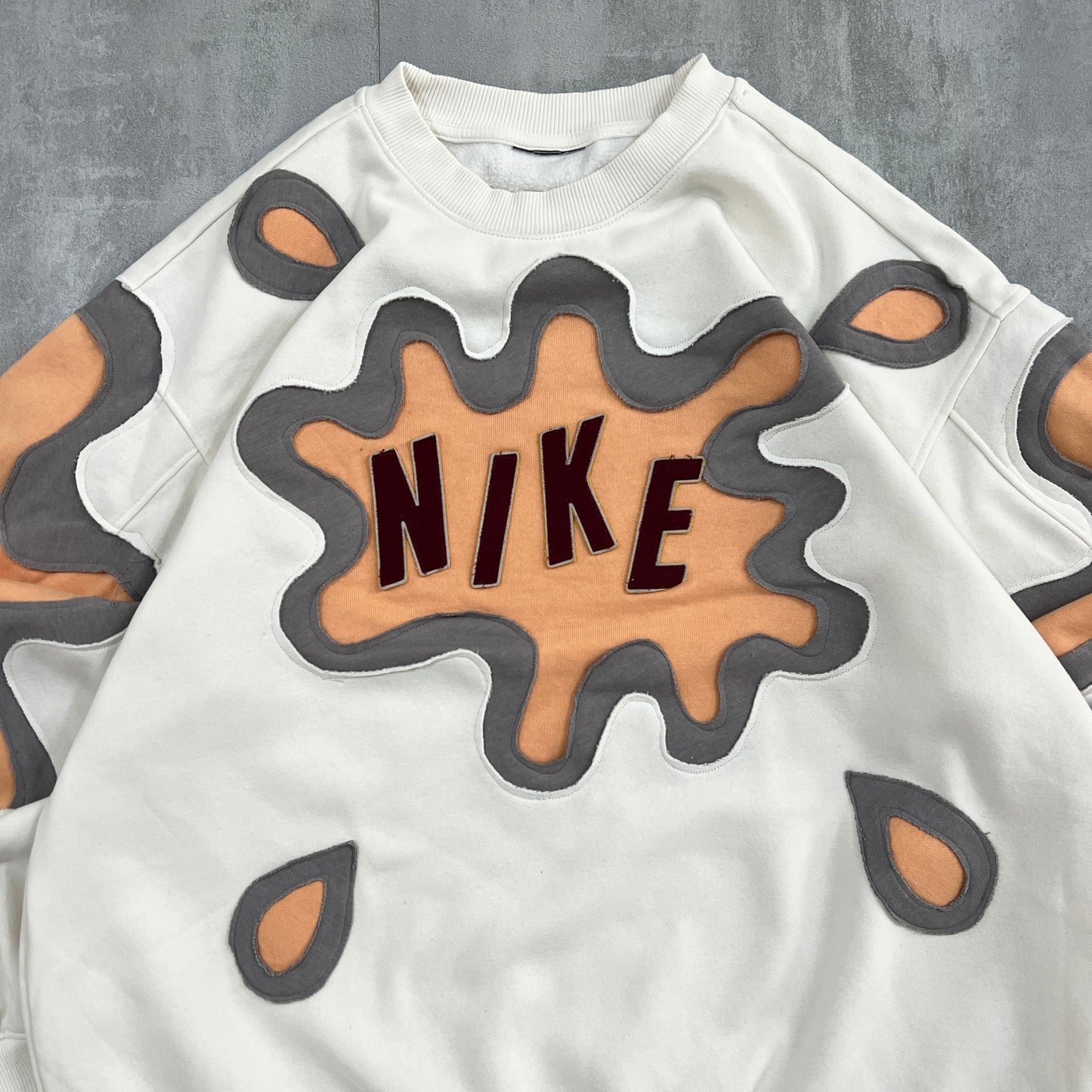 'SPLASH' SWEATSHIRT (L)