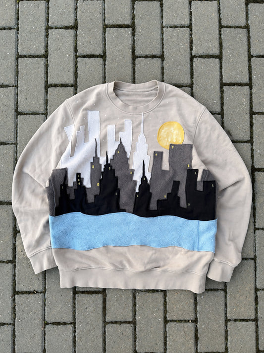 'SKYLINE' SWEATSHIRT (L)