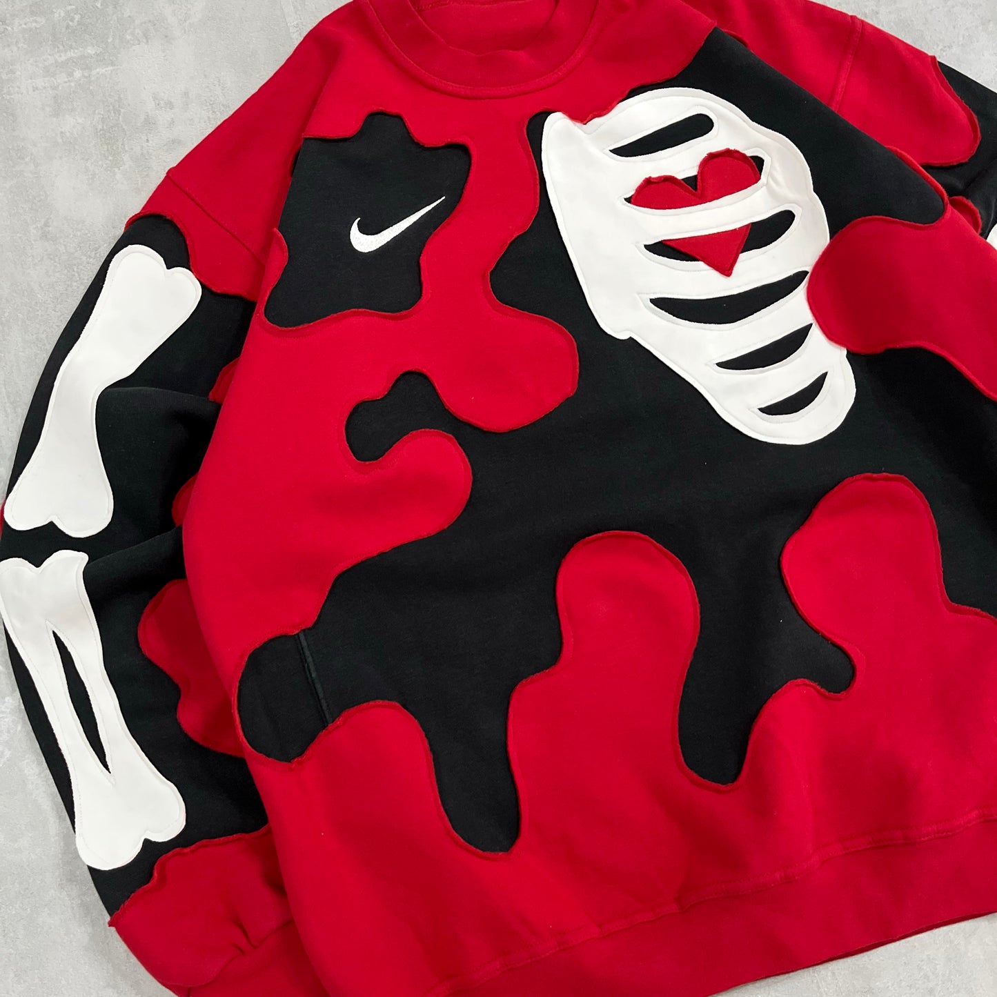 'DREAMS TAKE SWEAT' SWEATSHIRT (L)