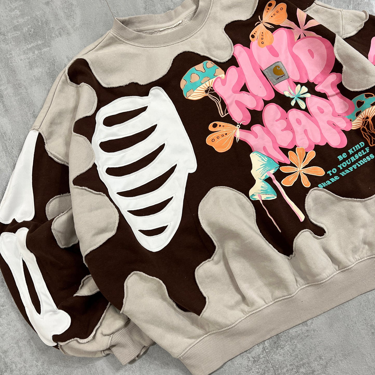 'KIND HEARTED' SWEATSHIRT (M)