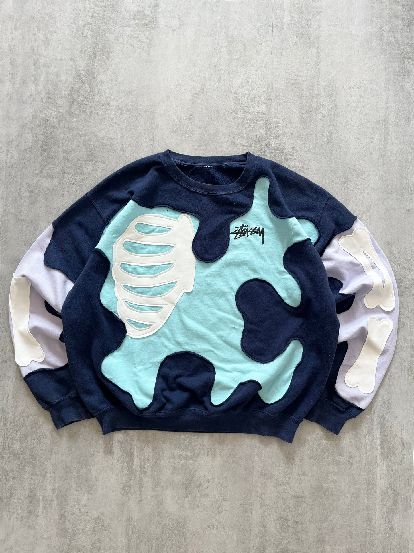 'BONES' SWEATSHIRT (M)