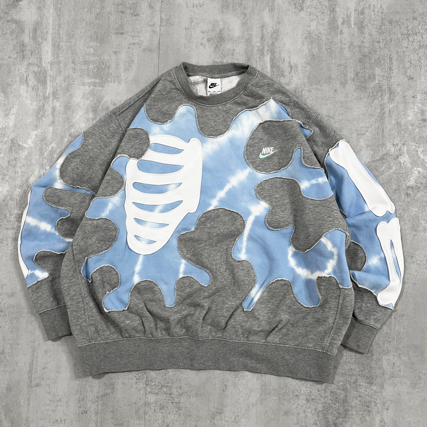 'BONES' TIE DYE SWEATSHIRT (XXL)