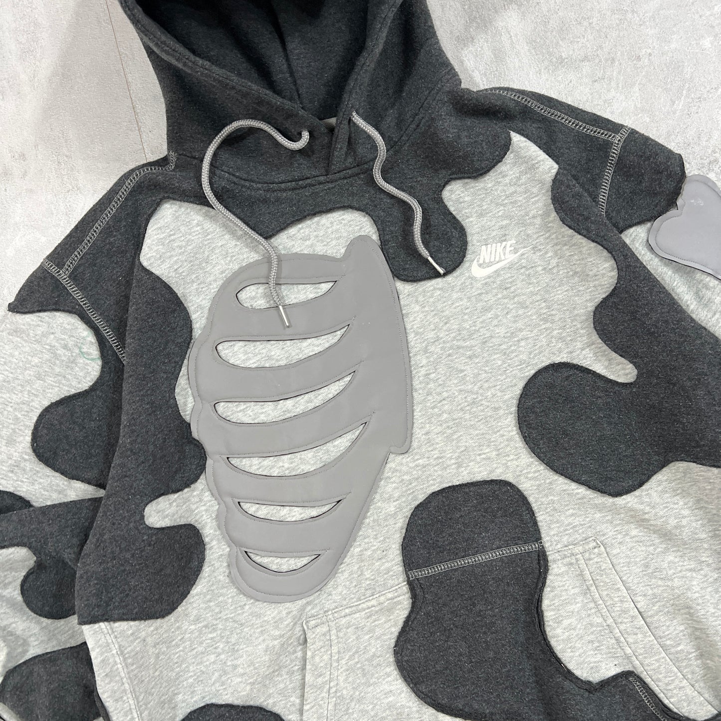 'BONES' REFLECTIVE HOODIE (L)