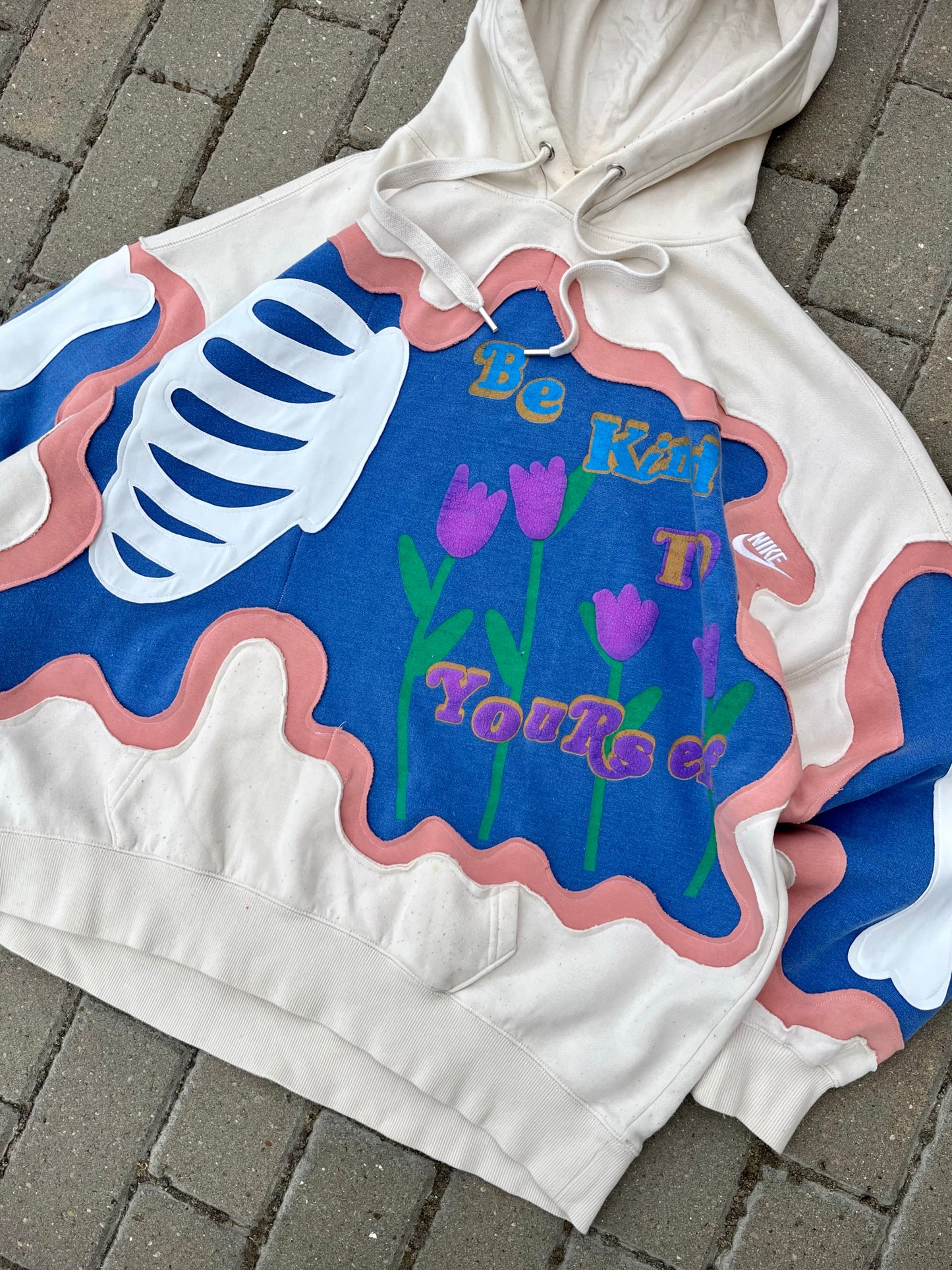 'BE KIND TO YOURSELF' HOODIE (w XL)