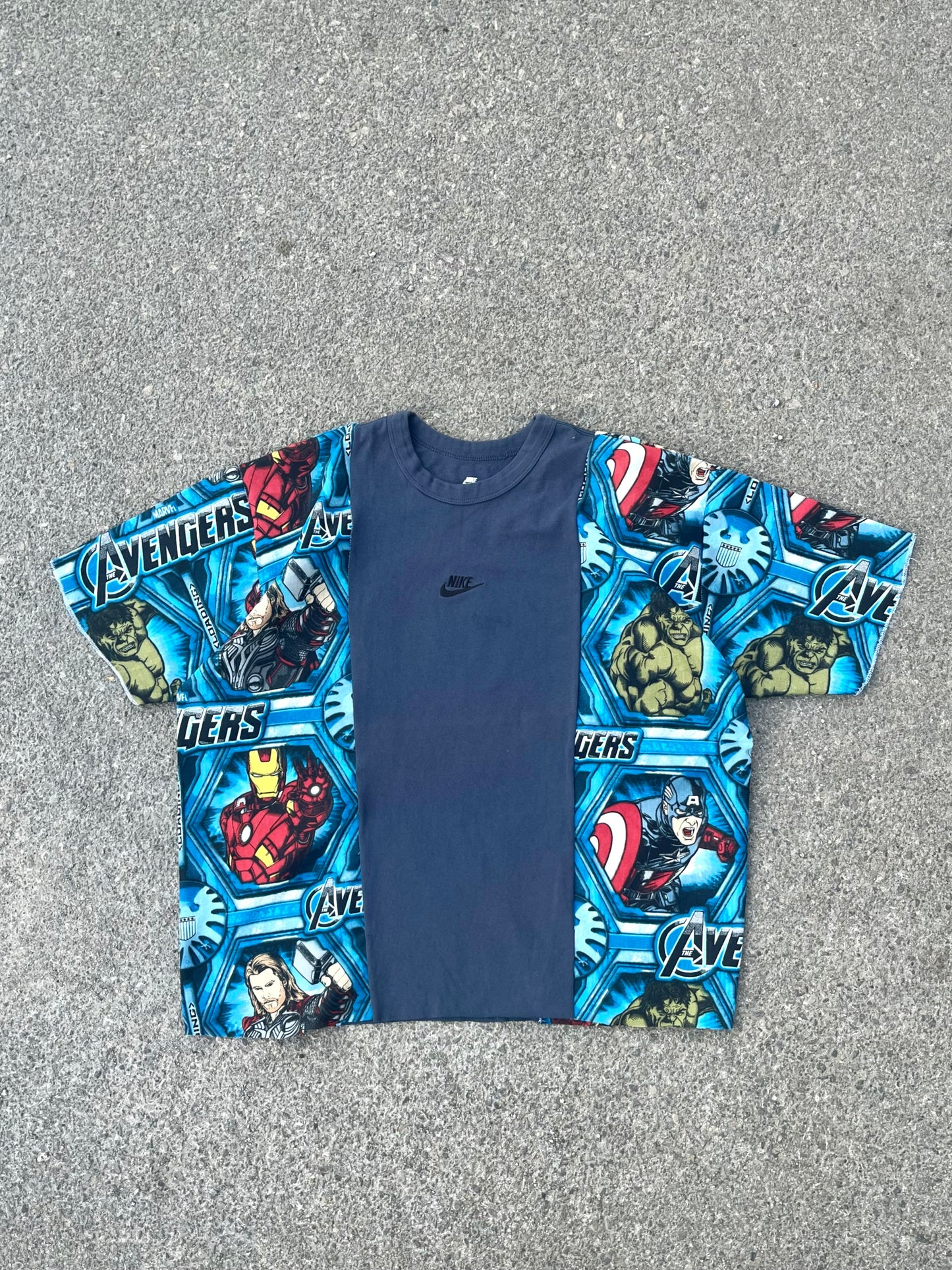 'AVENGERS' T-SHIRT (XL)