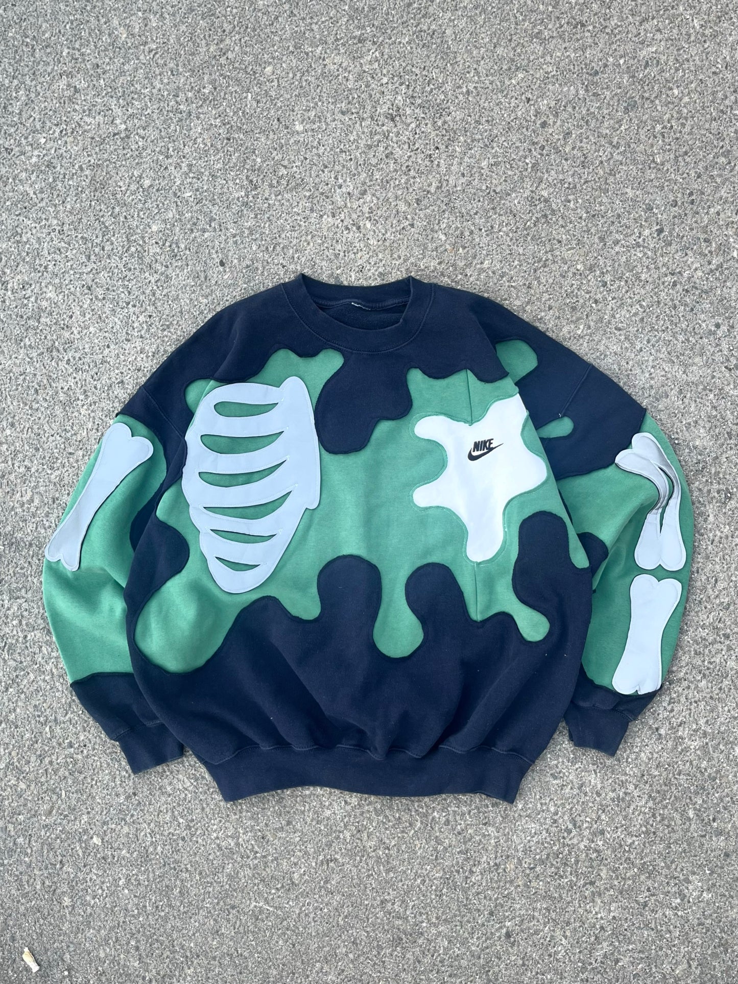 'BONES' REFLECTIVE SWEATSHIRT (L)