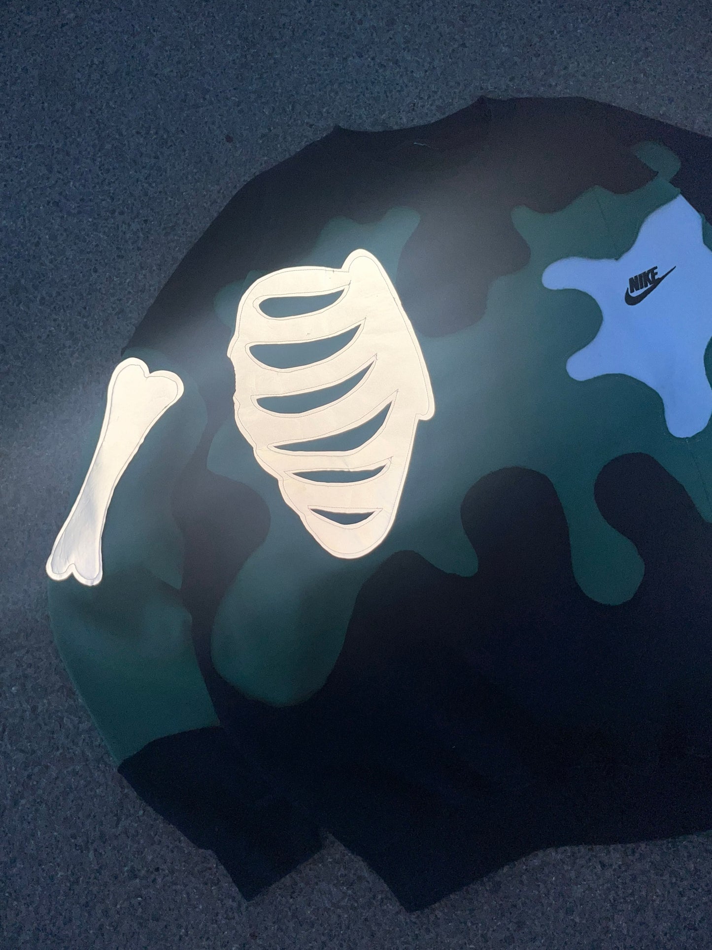 'BONES' REFLECTIVE SWEATSHIRT (L)