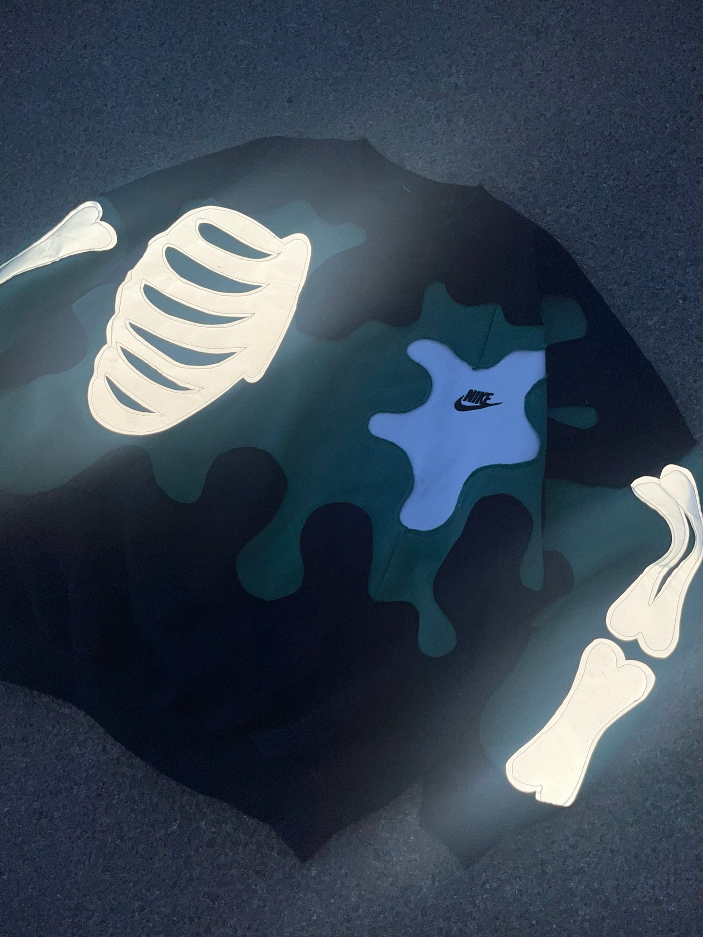 'BONES' REFLECTIVE SWEATSHIRT (L)
