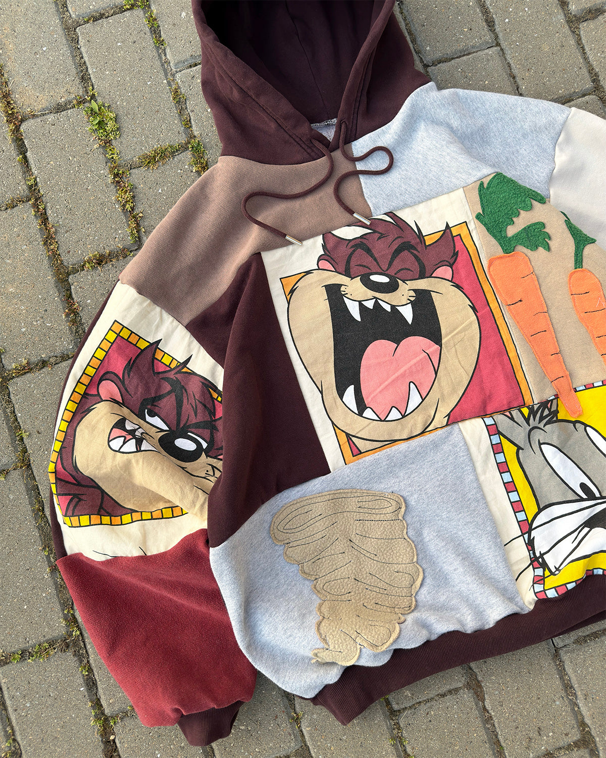 'TAZ & BUNNY' PATCHWORK HOODIE (L)