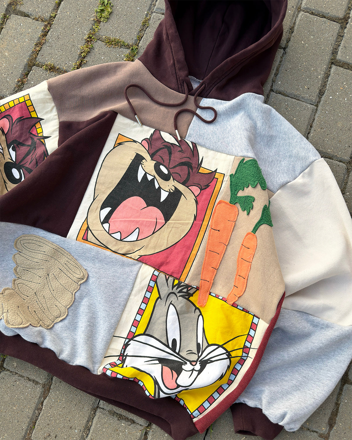 'TAZ & BUNNY' PATCHWORK HOODIE (L)