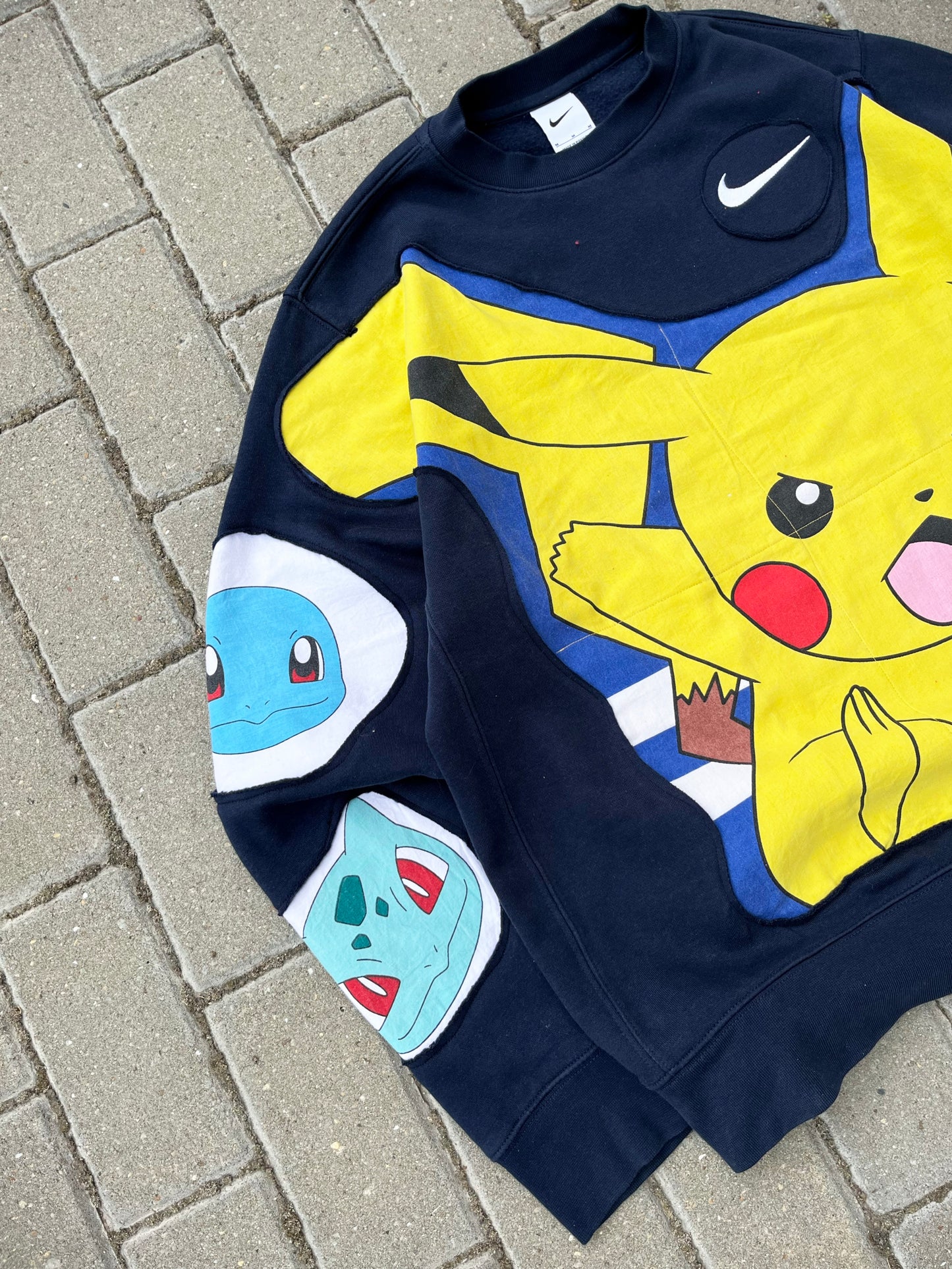 'PIKA PIKA' SWEATSHIRT (M)