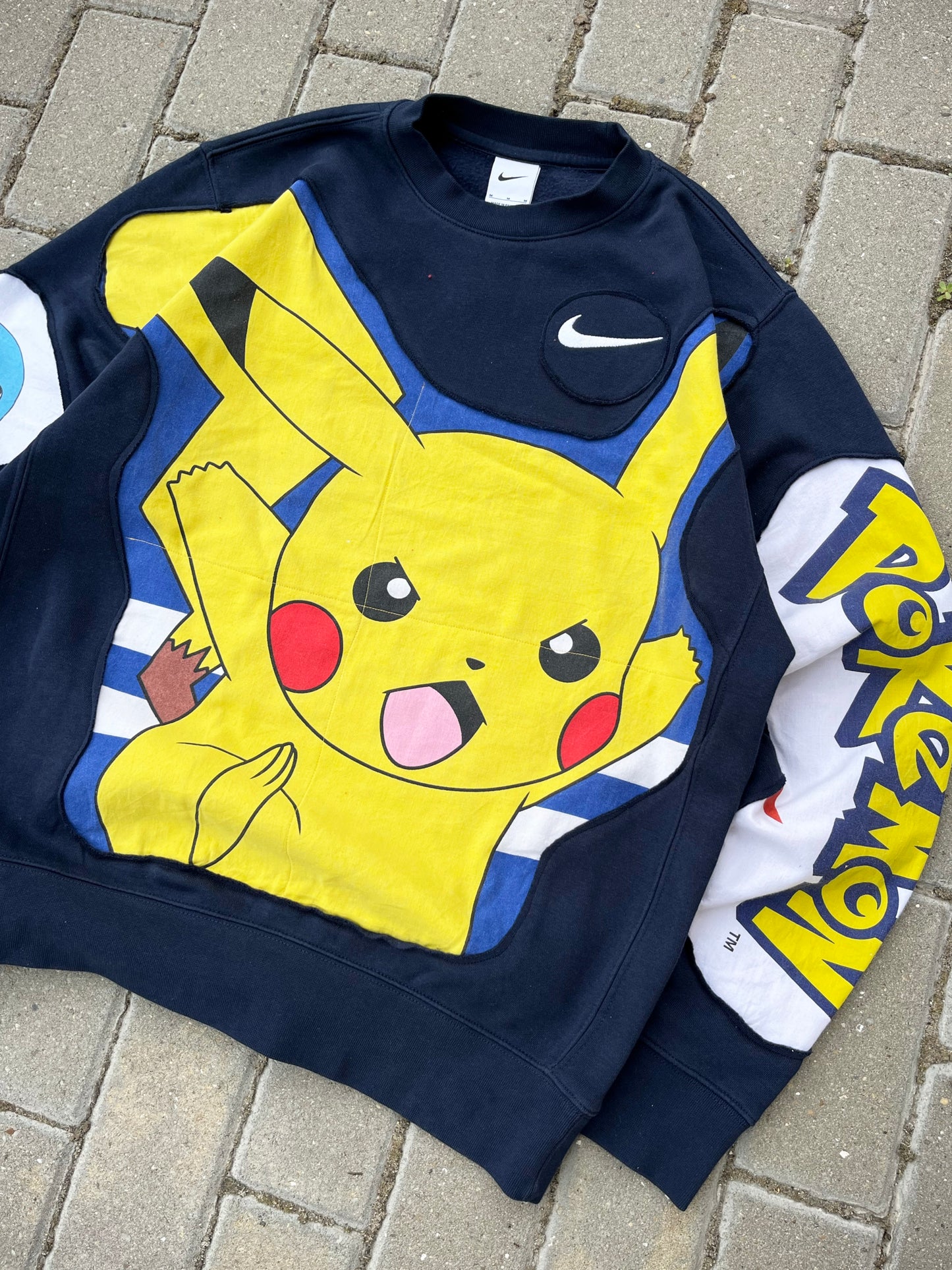 'PIKA PIKA' SWEATSHIRT (M)