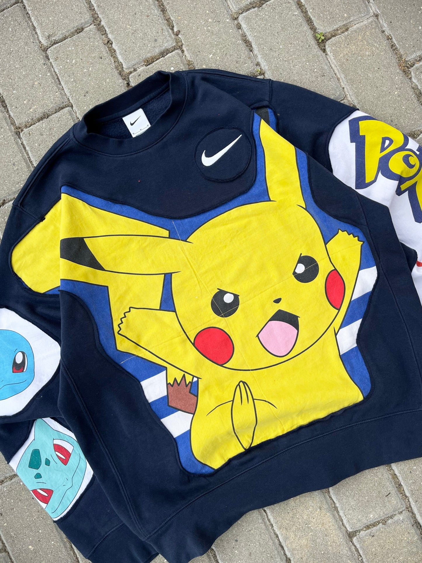 'PIKA PIKA' SWEATSHIRT (M)