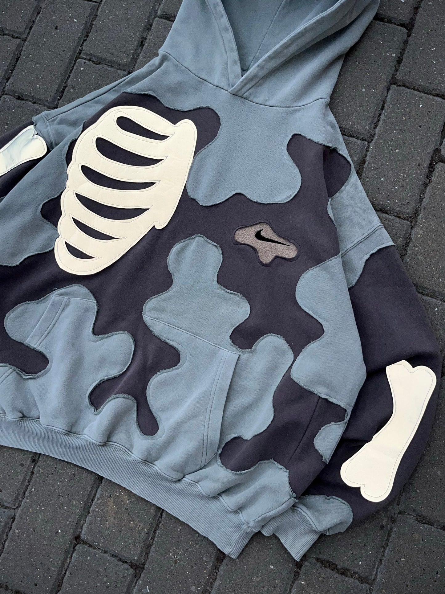 'BONES' REFLECTIVE HOODIE (M)