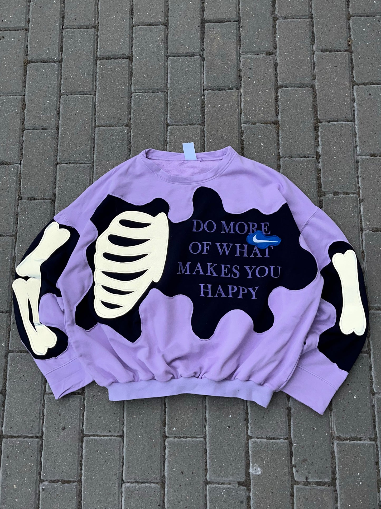 'DO MORE OF WHAT MAKES YOU HAPPY' REFLECTIVE SWEATSHIRT (L)