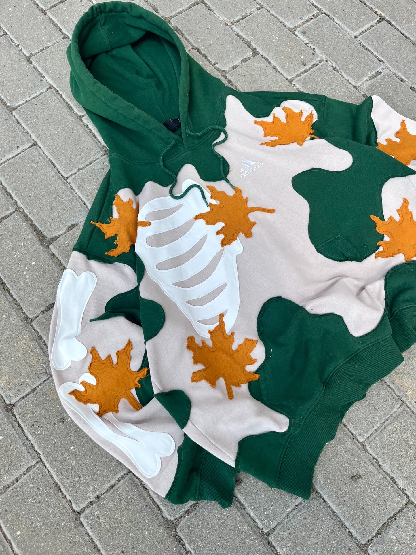 'LEAVES' HOODIE (XL)