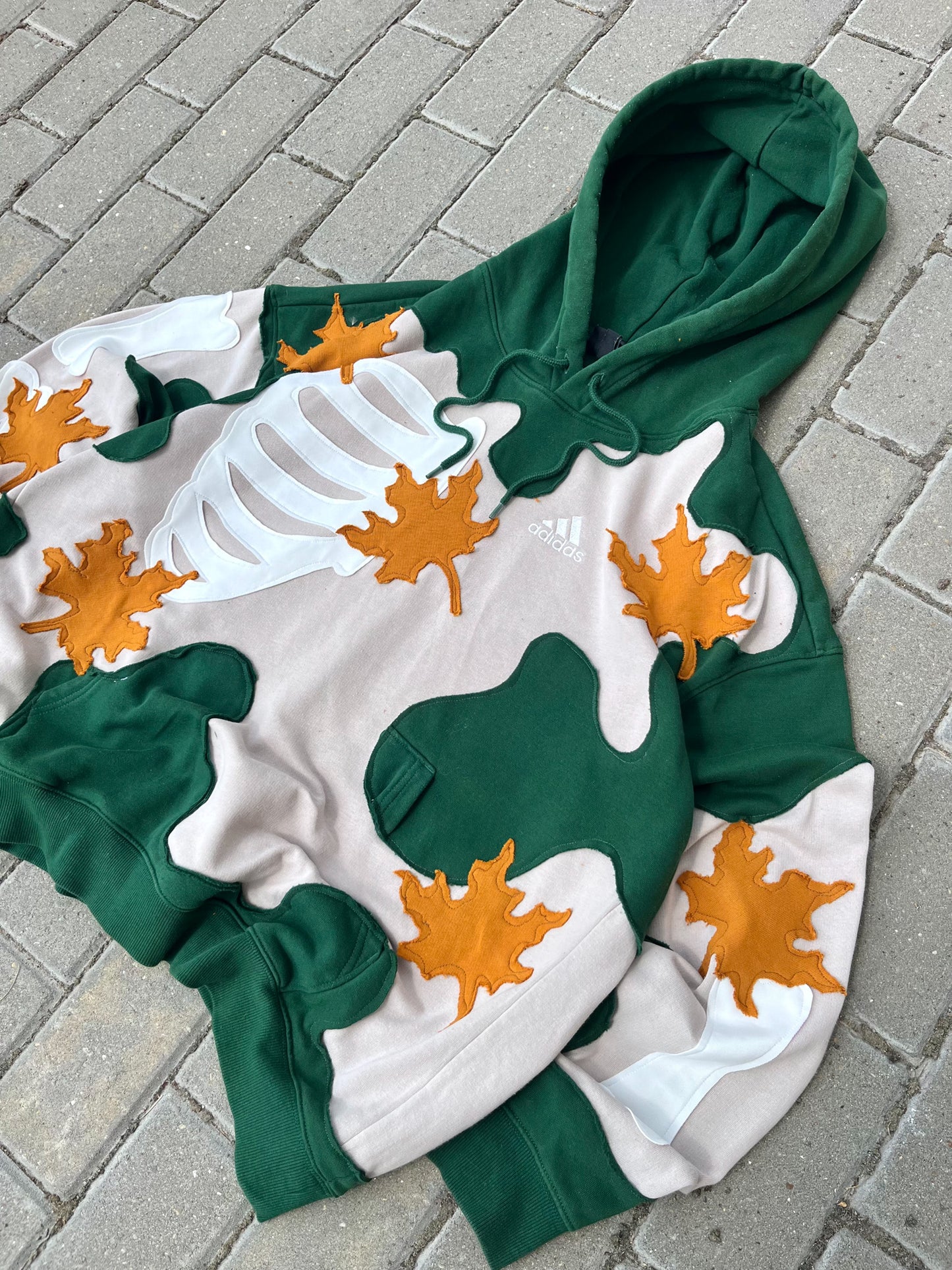'LEAVES' HOODIE (XL)