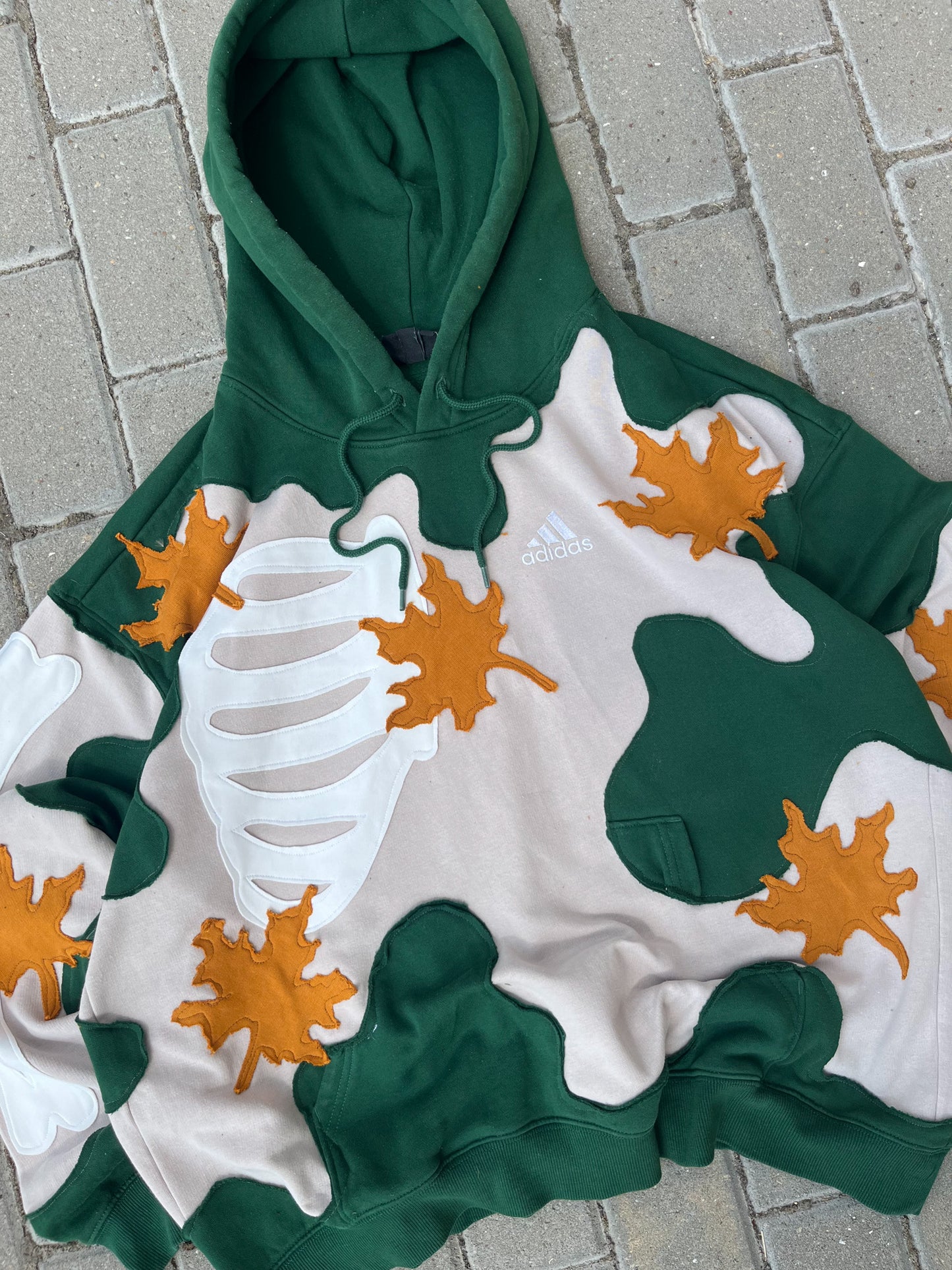 'LEAVES' HOODIE (XL)