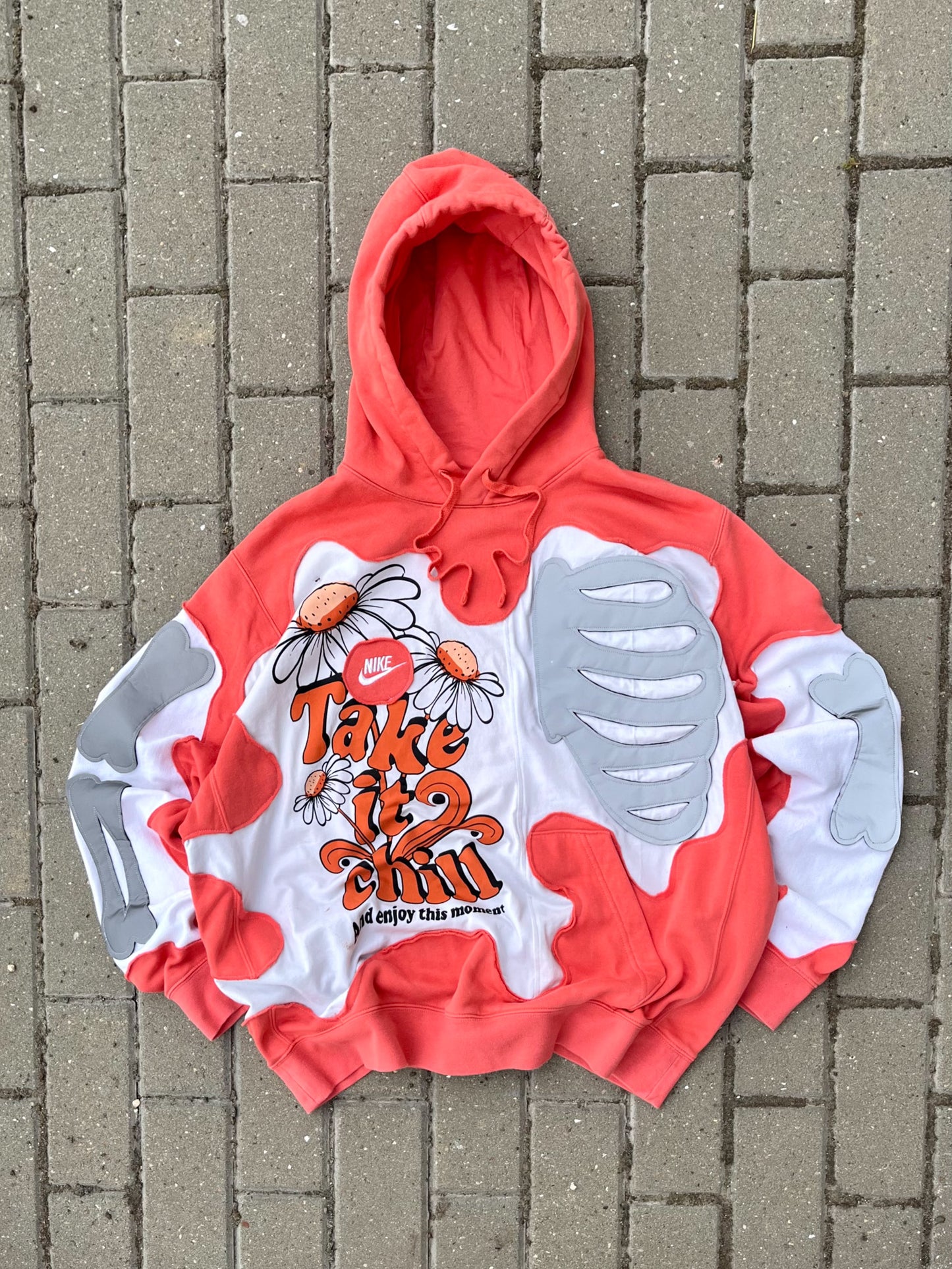 'TAKE IT CHILL' REFLECTIVE HOODIE (L)