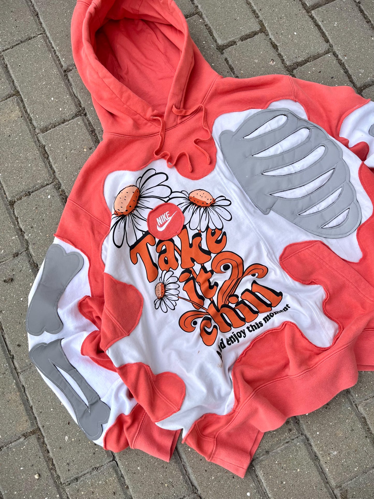 'TAKE IT CHILL' REFLECTIVE HOODIE (L)
